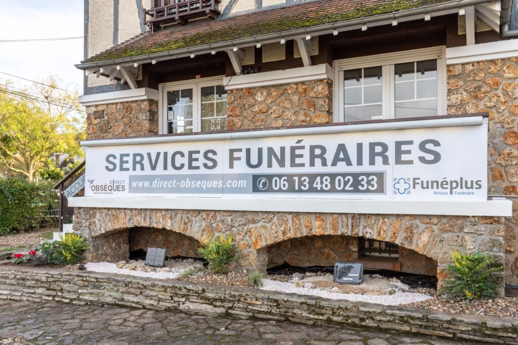 devant accueil services funeraires
